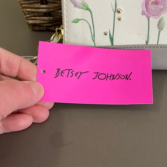 NWT BETSEY JOHNSON Floral Wallet with Pink Flowers - Picture 6 of 8